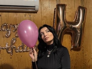 Aleyna Tilki'den sürpriz kutlama! Annesi Havva Öztel 47 oldu