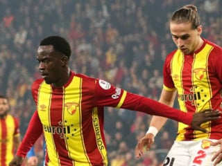 Göztepe'de Arda Okan Kurtulan ve Anthony Dennis yakın markajda