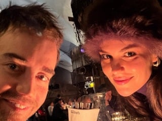 Murat Dalkılıç ve Özgü Kaya tatile çıktı! Prag pozları çok beğenildi