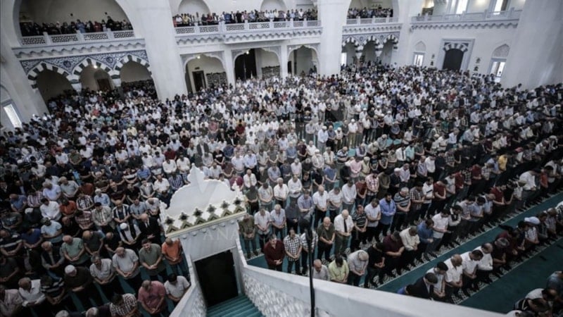 2025'in son hutbesinde yılbaşı mesajı: Kutlama, alkol ve piyangodan uzak durun