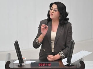 DEM Partili Bartın: Kimse kaçak elektrik kullanımı ile ırkçı manipülasyonlar yapmasın