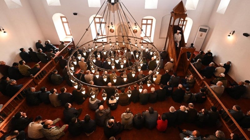 Kahramanmaraş'ta depremde yıkılan tarihi Duraklı Camii yeniden ibadete açıldı