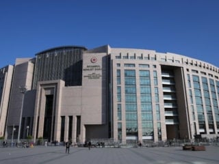 Uyuşturucu soruşturmasında 20 şüpheli adliyede