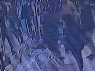 Zonguldak'ta cezaevine teslim almaya gelen polisi görünce bayıldı