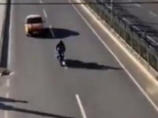 Mardin'de trafik güvenliğini tehlikeye sokan motosiklet sürücüsü yakalandı