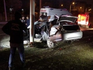 Malatya'da kontrolden çıkan araç direğe çarptı: 1 ölü