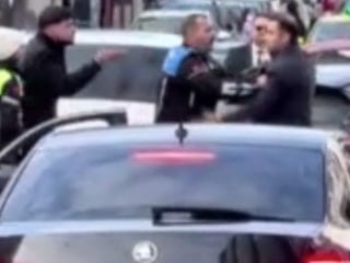 İstanbul'da yol verme tartışması kavgaya dönüştü