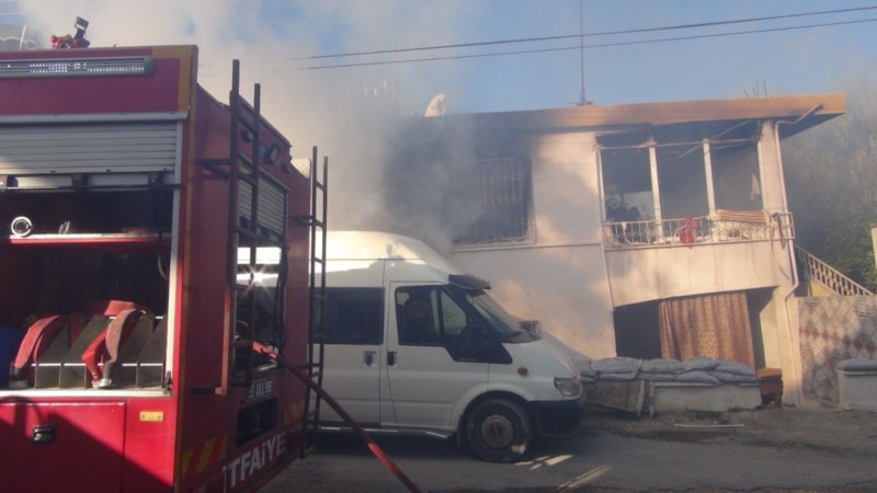 Mersin'de evde çıkan yangında 2 çocuk hayatını kaybetti