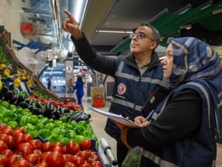 Ticaret Bakanlığı ekipleri asgari ücret fırsatçılarına göz açtırmıyor