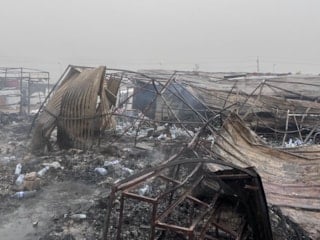 Irak’ta mülteci kampında yangın: 30'dan fazla dükkan kül oldu