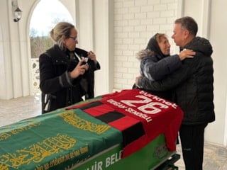 Eskişehirspor’un efsane ismi Doğan Şenoğlu son yolculuğuna uğurlandı