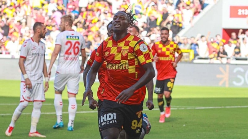 Isaac Solet'ten kafa karıştıran Göztepe paylaşımı