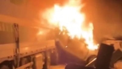 Japonya'da zincirleme trafik kazası: 50 araç birbirine girdi