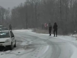 Bursa'da yoğun kar yağışı etkili oldu: Yollar kapandı