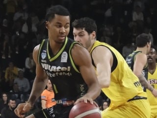 Mersin Spor, Merkezefendi Belediyesi Basket'i mağlup etti