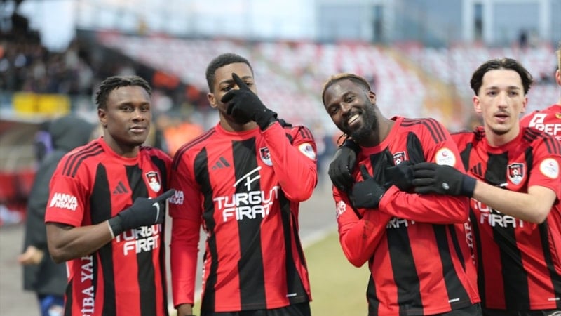 Vanspor FK, Hatayspor'a 4 attı