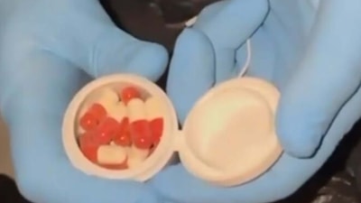 İzmir'de uyuşturucu ticareti yapan baba ve oğlu yakalandı