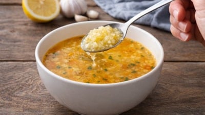 Çorbaya 1 kaşık ekleyin, kışı sapasağlam geçirin! Antibiyotik ve C vitamini etkisi...