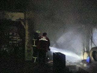 Burdur'da oto yıkamacıda yangın