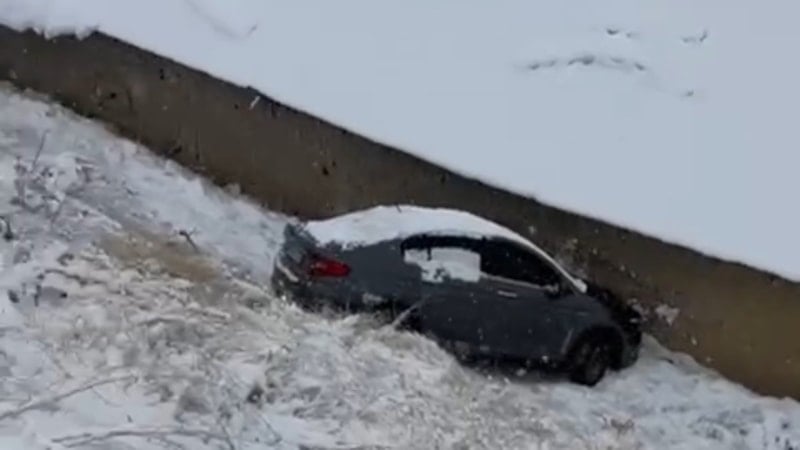Hakkari'de buzlanma kazaya neden oldu