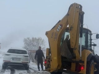 Batman'da kardan kapanan 5 köy yolu ulaşıma açıldı