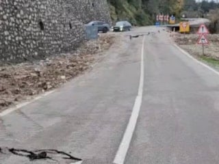 Kastamonu'da heyelan nedeniyle yol çöktü