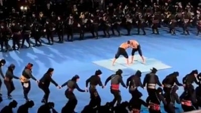 Yunanistan bunları da çaldı: Düzenlenen festivalde horon tepilip güreş yapıldı