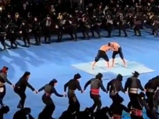 Yunanistan bunları da çaldı: Düzenlenen festivalde horon tepilip güreş yapıldı