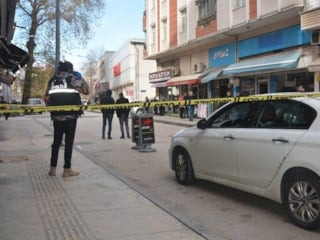 Ordu’da iş yerine uzun namlulu silahla saldırı anı kameraya yansıdı