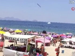 Brezilya'da feci kaza: Reklam şirketine ait uçak denize düştü