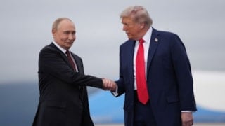 ABD Başkanı Trump, Vladimir Putin ile telefonda görüştü