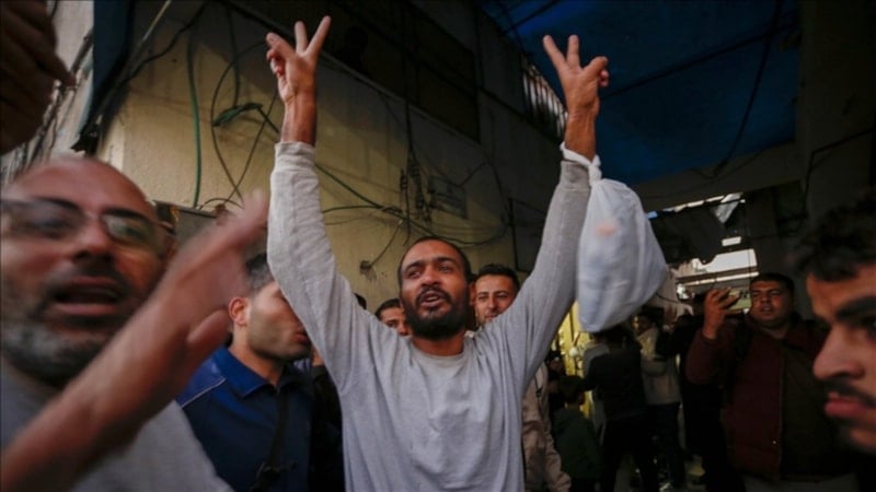 İsrail, Gazze'de 10 Filistinli esiri serbest bıraktı