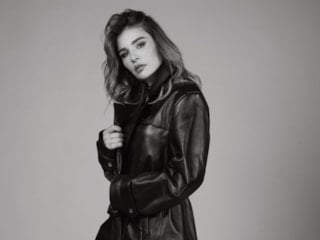 Gonca Vuslateri, çocukluğunu anlattı: Gürültülü bir evde büyüdüm