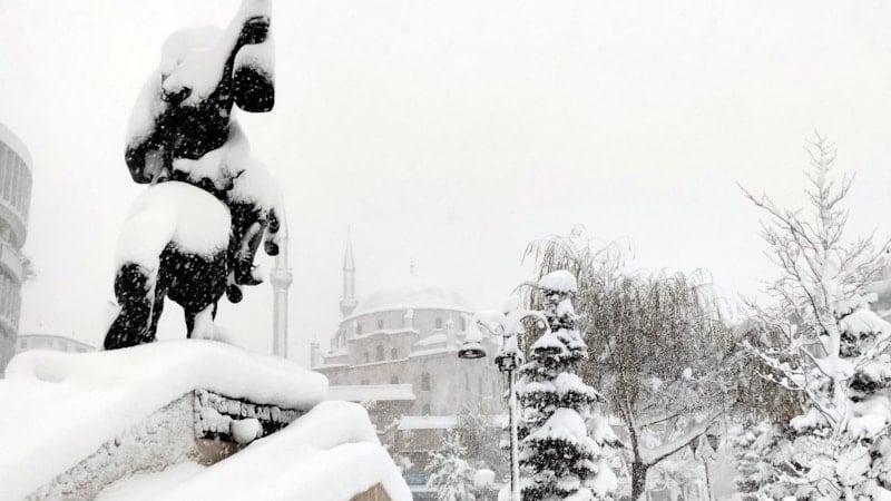 Bolu'da kar yağışı etkisini artırdı