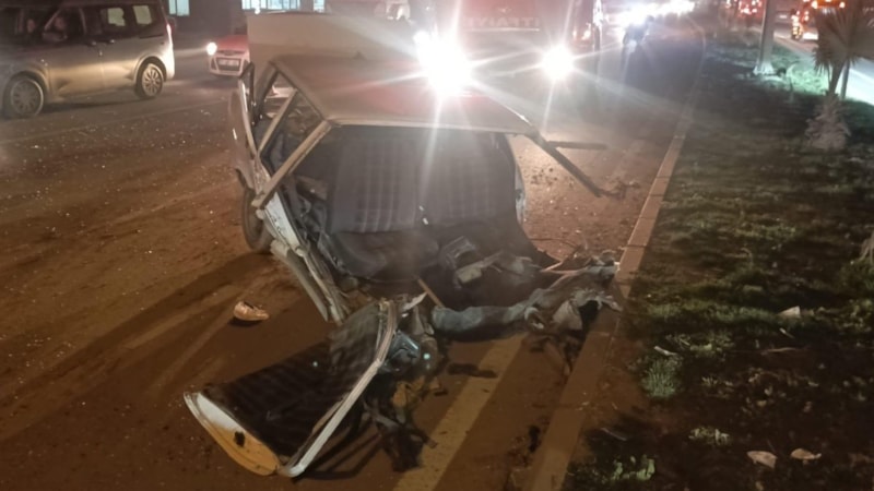 Hatay'da ikiye bölünen Tofaş'ın sürücüsü 9 günlük yaşam mücadelesini kaybetti