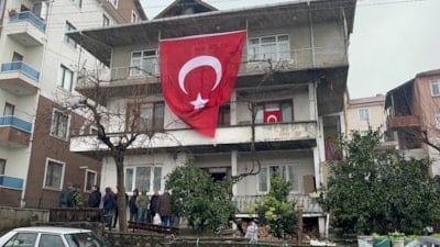Şehit polisin Düzce'deki baba ocağına acı haber ulaştı