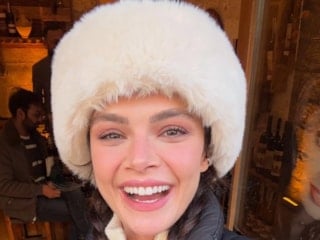 Sinem Ünsal ve Berk Cankat romantizme doymadı