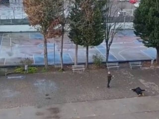 Kocaeli'de kızına şantaj yapan kişiyi lise bahçesinde tabancayla rehin aldı