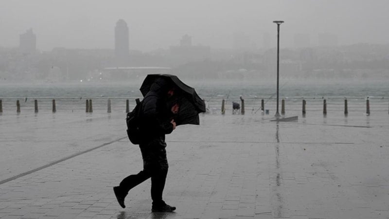 İstanbul'a fırtına uyarısı: Saatte 75 km hızında şiddetli rüzgar bekleniyor