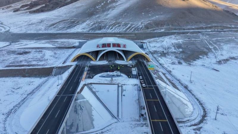 Dünyanın en uzun otoyol tüneli Çin'de açıldı: 22,13 kilometre uzunluğunda