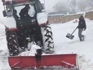 Hakkari, Mardin, Van ve Diyarbakır'da kar nedeniyle eğitime 1 gün daha ara verildi