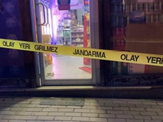 Bursa'da büfeye silahlı saldırı: 2 yaralı