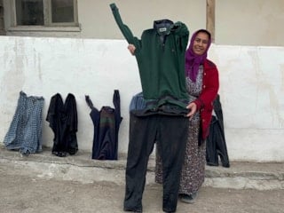 Kars'ta dışarıya asılan çamaşırlar bile dondu