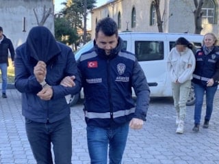 Samsun'da üşüdükleri için girdikleri evden 50 bin liralık televizyon çaldılar