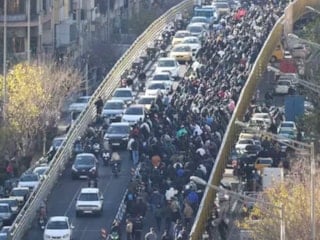 İran’da ekonomik kriz: Kur şoku sonrası halk sokağa indi