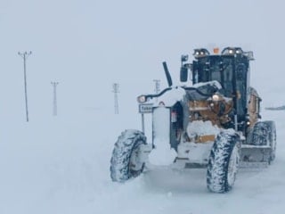 Hakkari'de 281 yerleşim yeri ulaşıma kapandı
