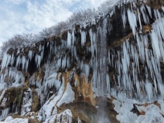 Sivas Dipsizgöl Şelalesi'nde kış güzelliği