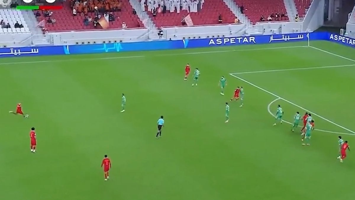 Oussama Tannane'den efsane frikik golü