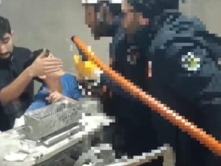 Şanlıurfa'da kolu hamur makinesine sıkışan çocuğu itfaiye kurtardı