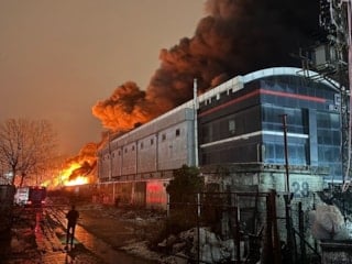 İstanbul Esenyurt'ta kahve fabrikasında yangın çıktı